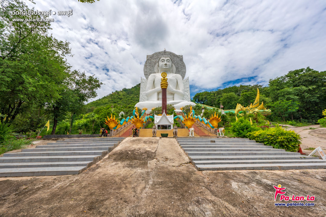 วัดถ้ำเขาปรางค์ จังหวัดลพบุรี ประเทศไทย เพื่อนที่จะพาคุณไปสัมผัสมุมสวยๆ ของทุกสถานที่ท่อง